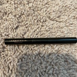 Anastasia Beverly Hills brow definer